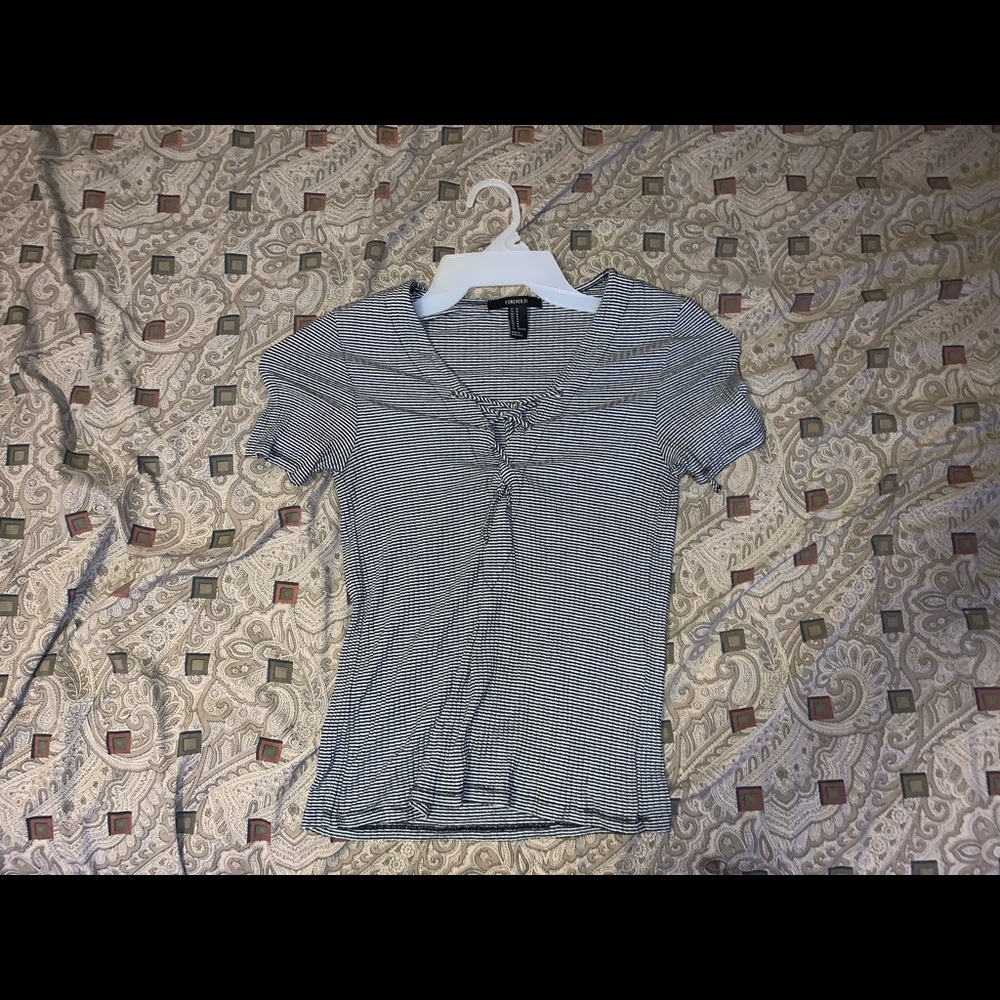 Women’s Forever 21 T-Shirt